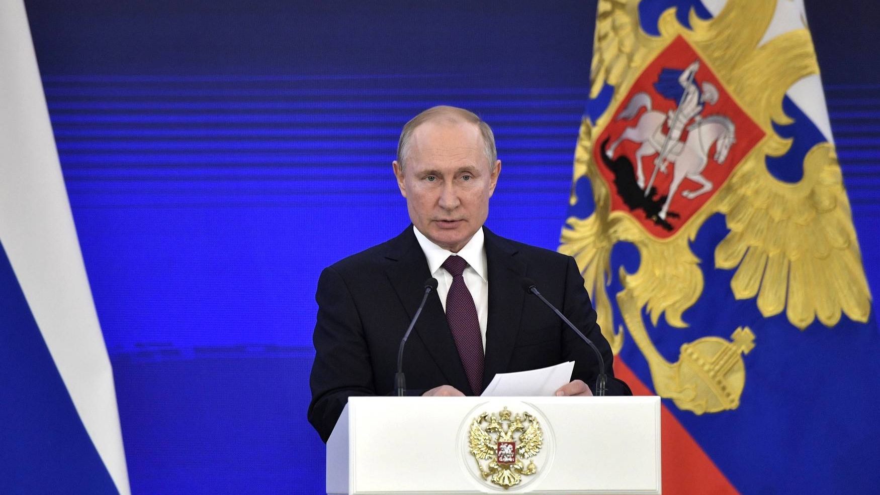Президент России отметил работу сотрудников скорой медицинской помощи в борьбе с COVID-19