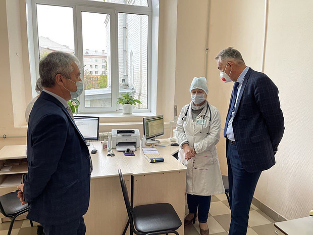 На базе Яранской ЦРБ откроют подразделение Кировской клинической офтальмологической больницы