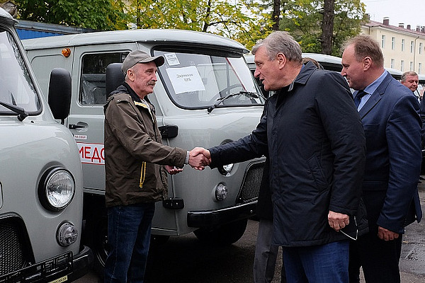 Еще 21 автомобиль передан в районы Кировской области для выездной работы с пациентами